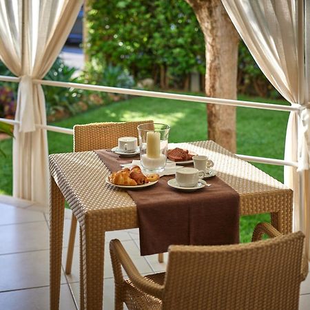 Hotel Crystal Марина-ді-П'єтразанта Екстер'єр фото