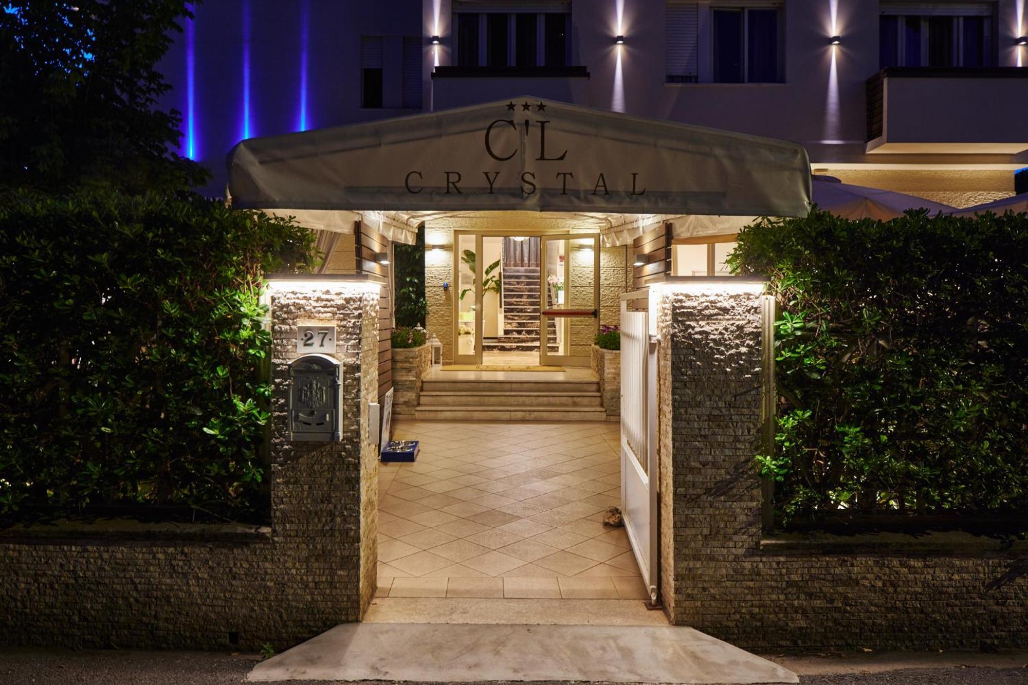 Hotel Crystal Марина-ді-П'єтразанта Екстер'єр фото
