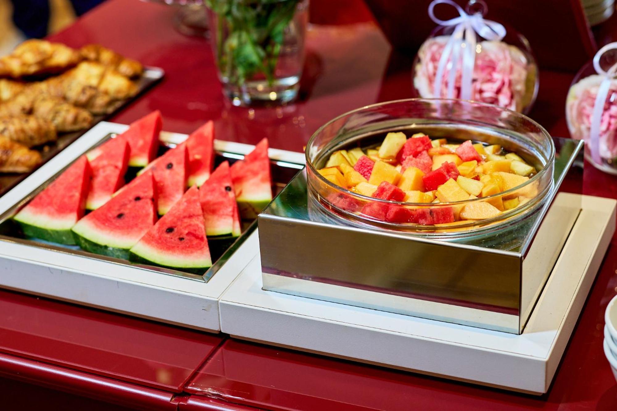 Hotel Crystal Марина-ді-П'єтразанта Екстер'єр фото
