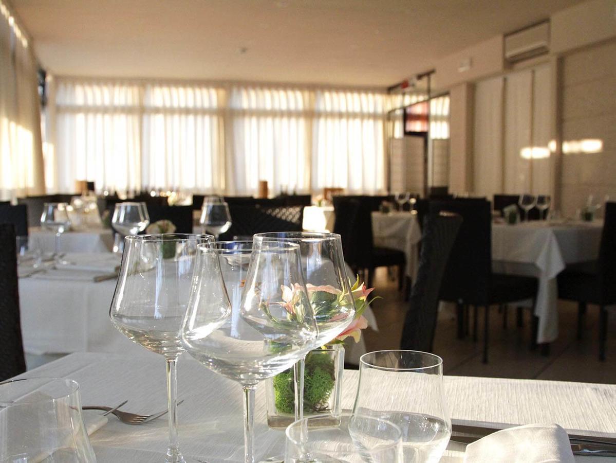 Hotel Crystal Марина-ді-П'єтразанта Екстер'єр фото